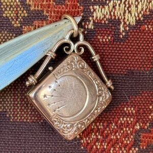 10k Gold Locket Celestial Moon and Stars 4.2g VINTAGE